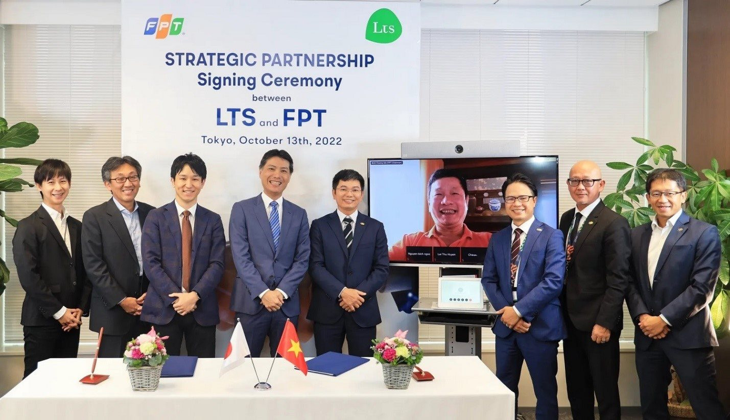 Toàn cầu hóa tăng trưởng mạnh, FPT nhận bằng khen của Bộ Thông tin Truyền thông - Ảnh 2. Toàn cầu hóa tăng trưởng mạnh, FPT nhận bằng khen của Bộ Thông tin Truyền thông - Ảnh 2.