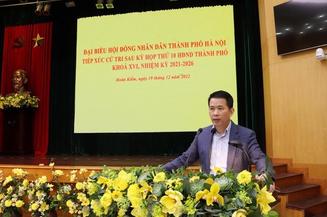 Toàn bộ vỉa hè ở quận Hoàn Kiếm sẽ không được đỗ ô tô - Ảnh 1. Toàn bộ vỉa hè ở quận Hoàn Kiếm sẽ không được đỗ ô tô - Ảnh 1.