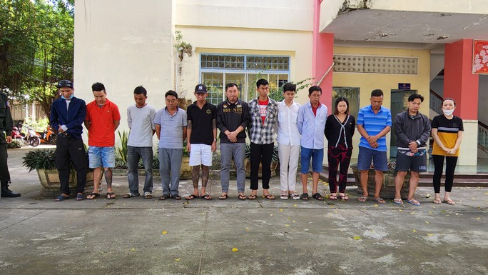 Triệt phá đường dây cá độ bóng đá 900 tỉ đồng ở Kiên Giang - Ảnh 2. Triệt phá đường dây cá độ bóng đá 900 tỉ đồng ở Kiên Giang - Ảnh 2.