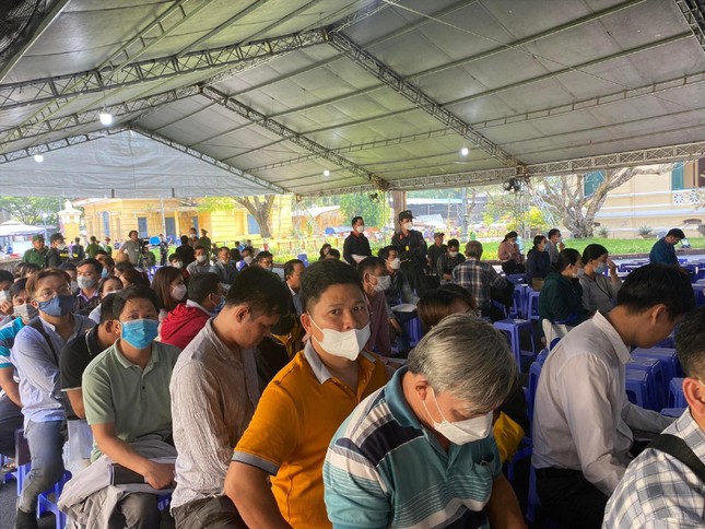 Hôm nay Viện Kiểm sát luận tội trong vụ án Alibaba: Hàng ngàn bị hại ngóng quyền lợi - Ảnh 1. Hôm nay Viện Kiểm sát luận tội trong vụ án Alibaba: Hàng ngàn bị hại ngóng quyền lợi - Ảnh 1.