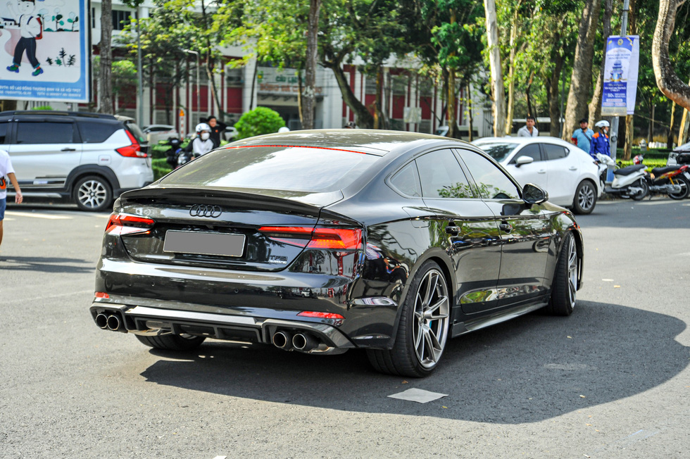 Dàn siêu xe, mô tô hàng chục tỉ đồng tụ họp tại Cần Thơ: Nhiều xe vang bóng một thời - Ảnh 12.