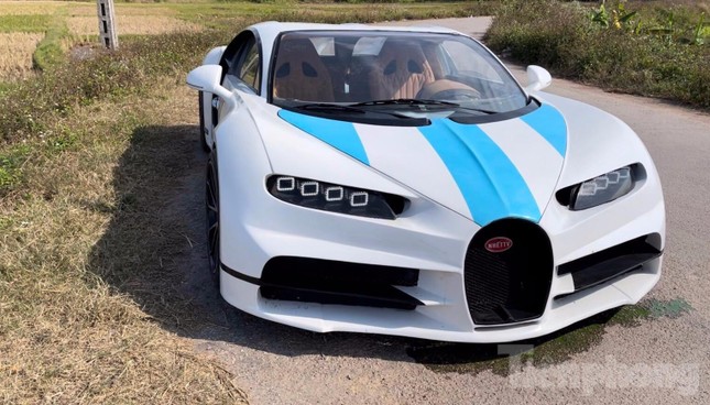 Bugatti Chiron: Chiếc siêu xe Bugatti Chiron với động cơ mạnh mẽ, tốc độ tối đa vượt trội và thiết kế tinh tế là khát vọng của tất cả những tín đồ mê xe trên toàn thế giới. Hãy xem ảnh Bugatti Chiron và trải nghiệm sự tuyệt vời mà dòng xe này mang lại, đồng thời khám phá thế giới đua xe đầy kịch tính và thú vị.