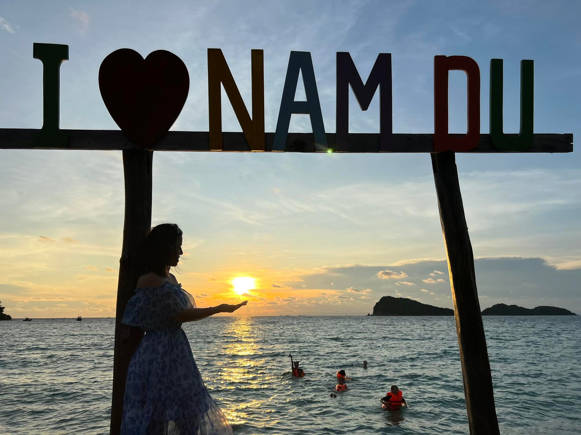 Vợ chồng Hà Nội đưa 3 con phượt xuyên Việt bằng ô tô tự lái: 30 ngày khó quên - Ảnh 10.