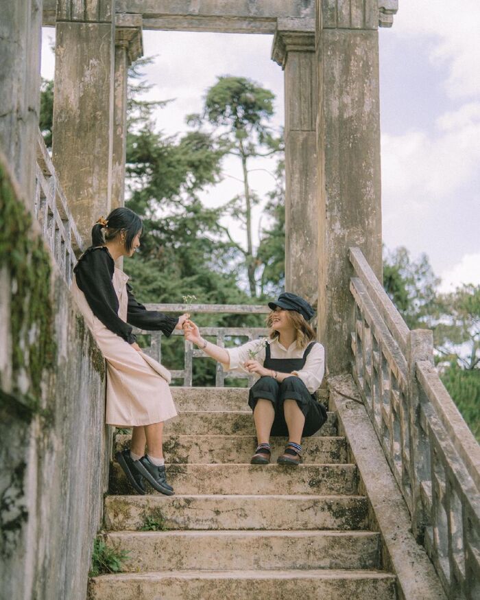 Bên cạnh các dinh vua Bảo Đại, ở Đà Lạt còn có một dinh khác cổ kính không kém - Ảnh 7. Bên cạnh các dinh vua Bảo Đại, ở Đà Lạt còn có một dinh khác cổ kính không kém - Ảnh 7.