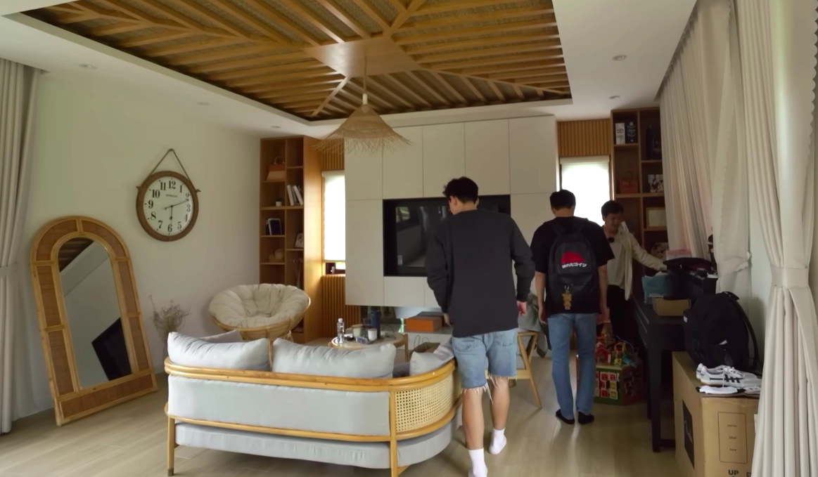 Cận cảnh biệt thự Trường Giang tặng con gái, đầu tư lên đến 70 tỷ đồng? - Ảnh 7. Cận cảnh biệt thự Trường Giang tặng con gái, đầu tư lên đến 70 tỷ đồng? - Ảnh 7.