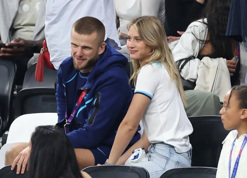 Rời du thuyền tỷ bảng, dàn WAGs tuyển Anh đóng quân gần SVĐ tổ chức chung kết World Cup 2022 - Ảnh 8.