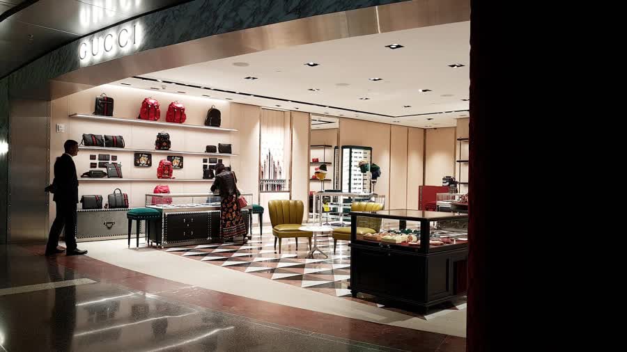 Sân bay đẳng cấp bậc nhất thế giới tại Qatar: Mang kiến trúc tương lai với không gian sang trọng gây choáng ngợp - Ảnh 6. Sân bay đẳng cấp bậc nhất thế giới tại Qatar: Mang kiến trúc tương lai với không gian sang trọng gây choáng ngợp - Ảnh 6.