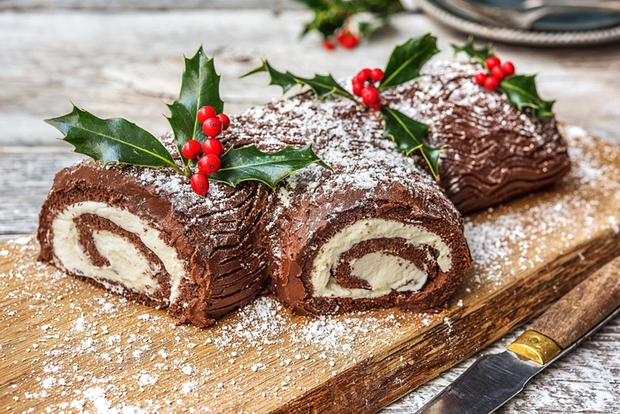 Tại sao trên thế giới món bánh trông như khúc gỗ lại trở thành huyền thoại trong đêm Giáng Sinh? - Ảnh 1.