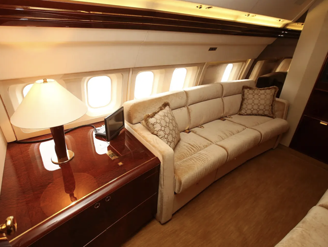 Choáng ngợp ‘lâu đài bay’ 100 triệu USD ông Donald Trump vừa tân trang - Ảnh 11.