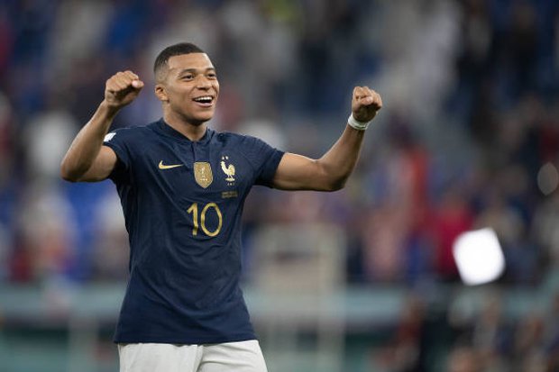 Là cầu thủ được trả lương cao nhất thế giới, Kylian Mbappé chi tiêu thế nào? - Ảnh 1.