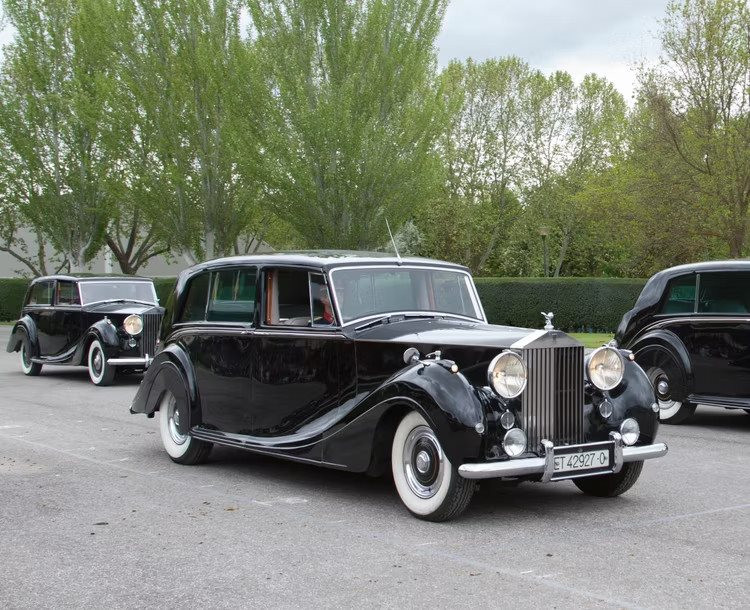 Sở hữu cả bảo tàng trưng bày ôtô nhưng đây là 8 xế hộp xa hoa nhất của Quốc vương Jordan: Ai nhìn vào cũng thòm thèm mơ ước - Ảnh 8.