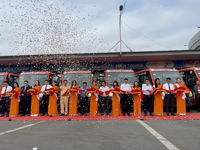 Từ 24-12, thương binh, người già... đi xe buýt miễn phí tại 4 tuyến Đồng Nai, TP HCM - Ảnh 1. Từ 24-12, thương binh, người già... đi xe buýt miễn phí tại 4 tuyến Đồng Nai, TP HCM - Ảnh 1.