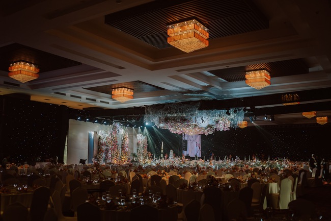 Richkid miền Tây mới có đám cưới xa hoa bạc tỷ gây bão mạng: Sinh từ vạch đích, ngậm sẵn thìa vàng nhưng vẫn muốn thoát khỏi cái bóng của cha mẹ - Ảnh 3.