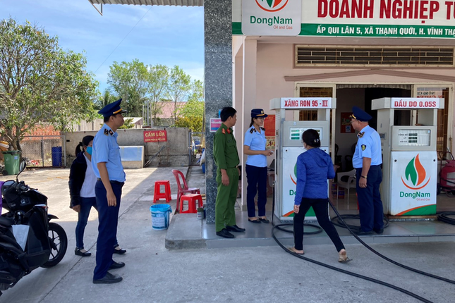 Phát hiện doanh nghiệp xăng dầu vi phạm ở Cần Thơ - Ảnh 1.