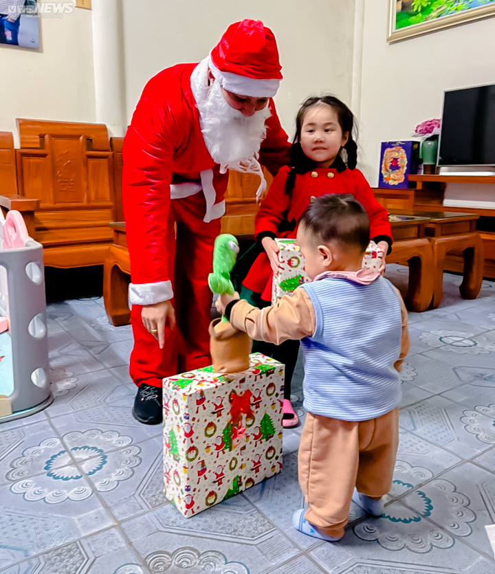 Dịch vụ ông già Noel vào mùa hốt bạc - Ảnh 8.