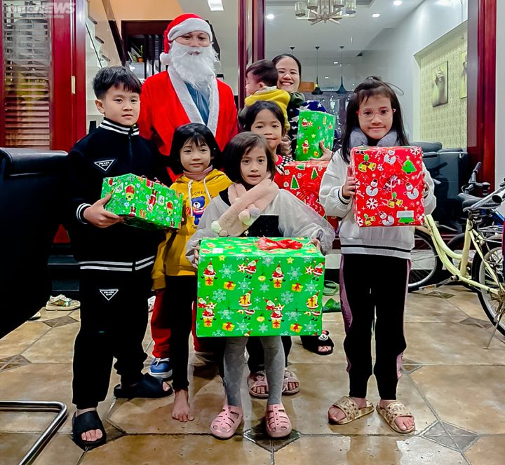 Dịch vụ ông già Noel vào mùa hốt bạc - Ảnh 6.