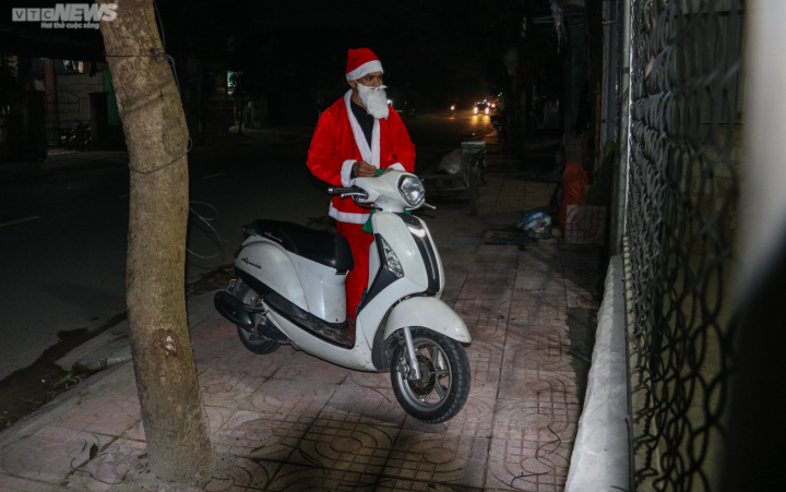 Dịch vụ ông già Noel vào mùa hốt bạc - Ảnh 5.