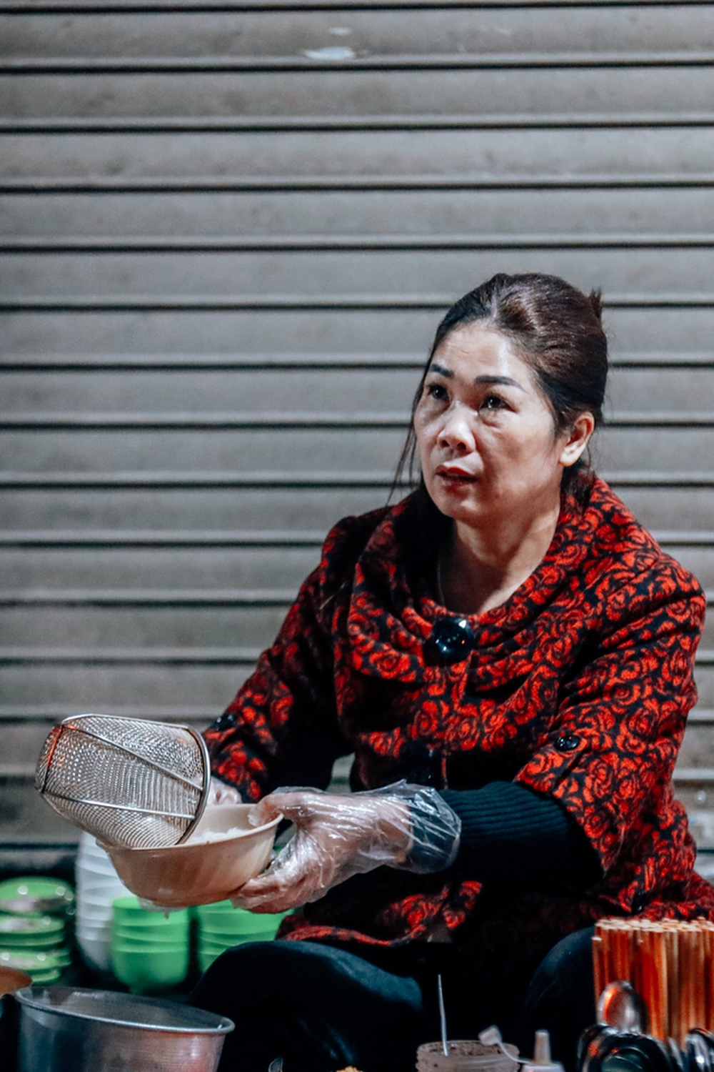 Gánh bún truyền đời cao điểm mùa đông bán 1000 bát và cái tên độc nhất vô nhị trong làng ăn đêm Hà Nội - Ảnh 5.