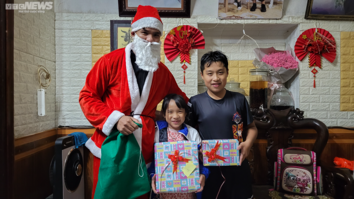 Dịch vụ ông già Noel vào mùa hốt bạc - Ảnh 17.