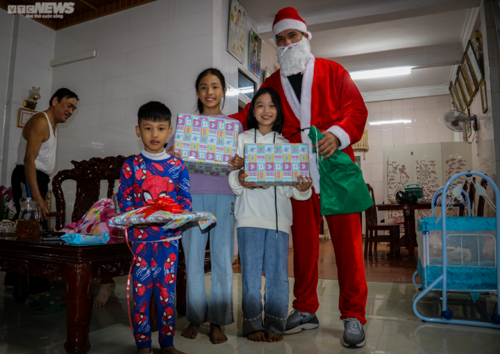 Dịch vụ ông già Noel vào mùa hốt bạc - Ảnh 16.