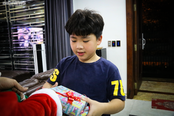 Dịch vụ ông già Noel vào mùa hốt bạc - Ảnh 15.