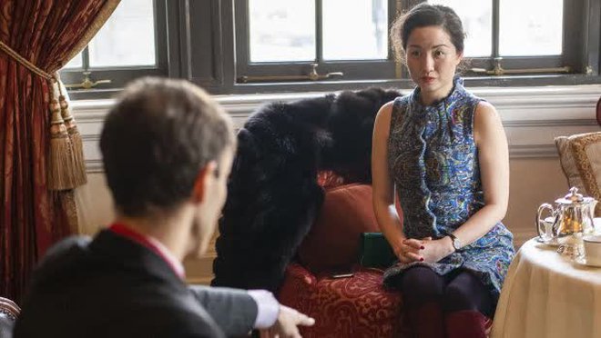 Lớp học quý tộc cho giới nhà giàu Trung Quốc: Chi hàng triệu USD chỉ để học thưởng trà, ăn bánh, hôn gió đúng cách - Ảnh 4.