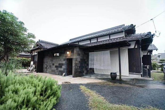 Cuộc sống thảnh thơi trong ngôi nhà vườn rợp bóng cây xanh của cặp vợ chồng người Nhật - Ảnh 1. Cuộc sống thảnh thơi trong ngôi nhà vườn rợp bóng cây xanh của cặp vợ chồng người Nhật - Ảnh 1.