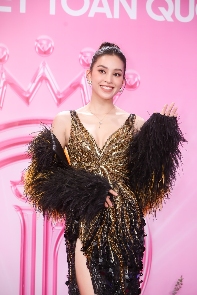  Thảm đỏ chung kết Hoa hậu Việt Nam: Đỗ Hà sang chảnh, Đoàn Thiên Ân - Lương Thùy Linh cùng dàn mỹ nhân chặt chém - Ảnh 15.