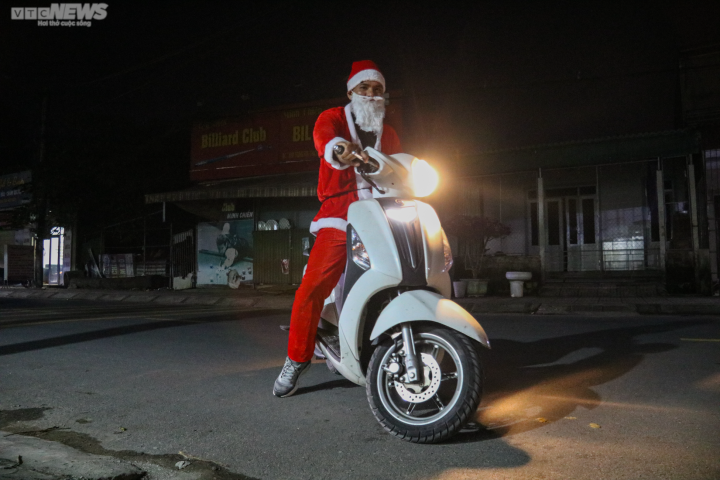 Dịch vụ ông già Noel vào mùa hốt bạc - Ảnh 10.