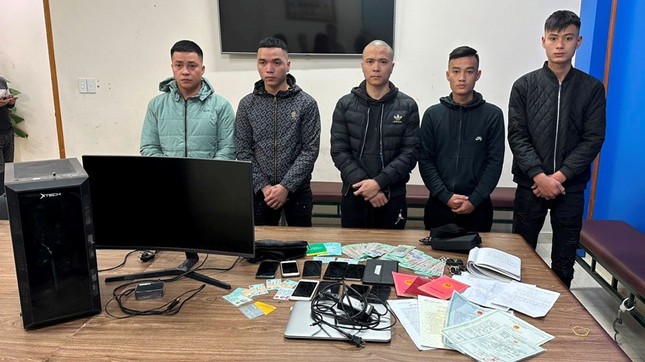 Bắt 5 đối tượng cho vay nặng lãi tới 405% - Ảnh 1. Bắt 5 đối tượng cho vay nặng lãi tới 405% - Ảnh 1.