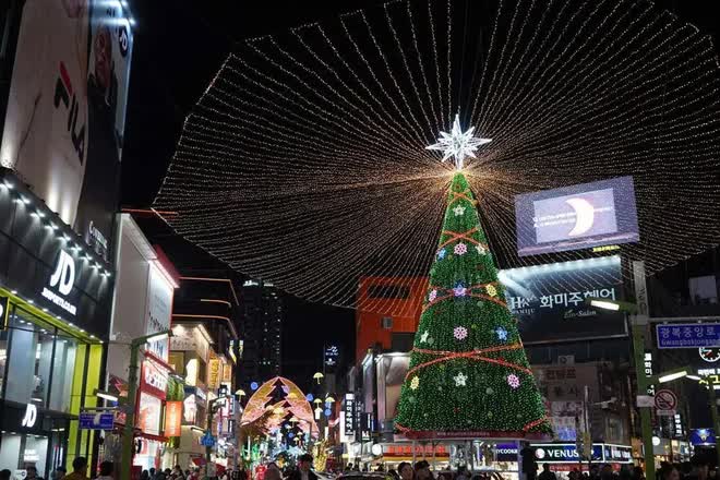 Lễ Giáng Sinh ở Nhật Bản được ăn mừng như thế nào 