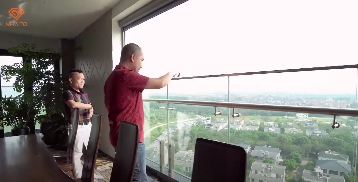 Biệt thự trên cao gần 40 tỷ đồng ở Ecopark: Sở hữu tầm view vĩnh cửu, có thể ngắm cầu vồng ngày trước mắt, nội thất giá trị bằng cả căn nhà - Ảnh 2.