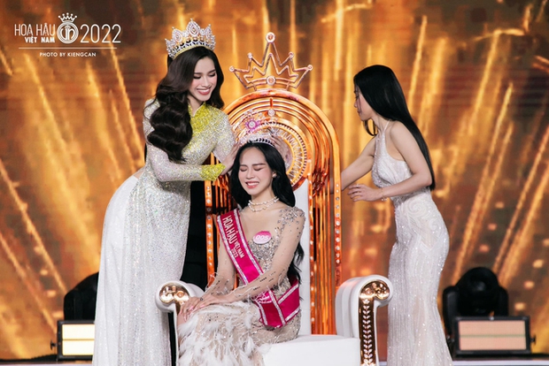  Hoa hậu Đỗ Hà lên tiếng về việc bật khóc nức nở trong bài phát biểu kết thúc nhiệm kì - Ảnh 3.