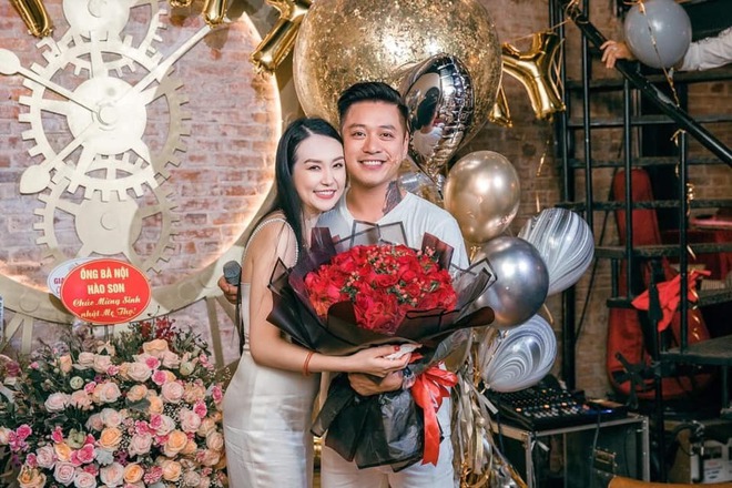 Hội bạn thân quy tụ những quý cô sang chảnh nhất: Người sắp làm dâu hào môn, người được chồng chiều như bà hoàng - Ảnh 16.