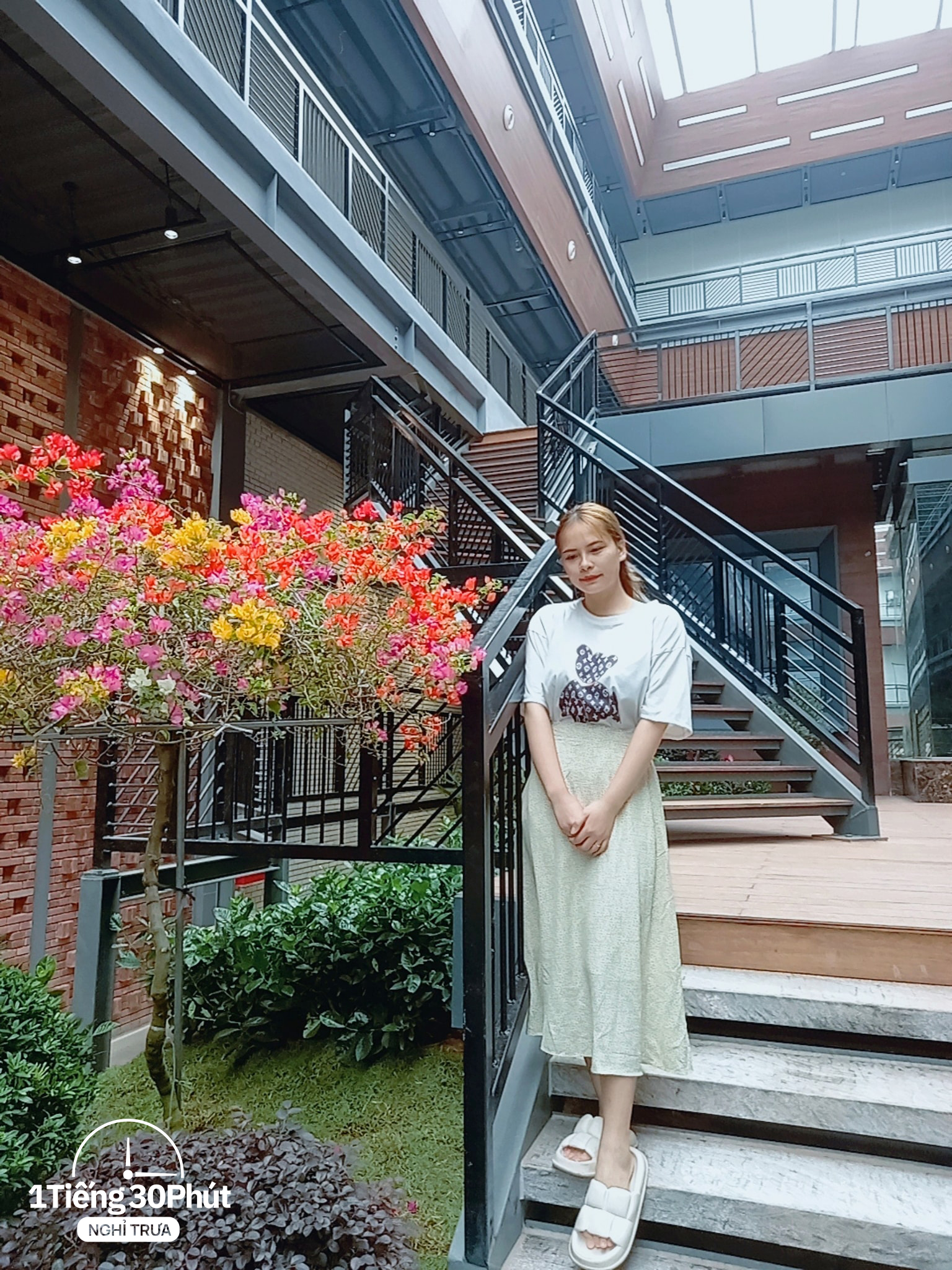 Công ty có khuôn viên như resort cao cấp với căng tin phục vụ ăn trưa miễn phí cho toàn bộ nhân viên - Ảnh 10.