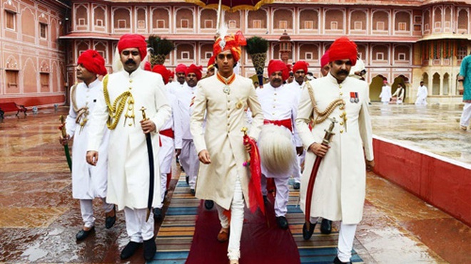  Rich kid Ấn Độ phải thừa kế ngai vàng và vài tỷ đô ở tuổi 20, từng làm người mẫu cho Dolce & Gabbana bây giờ ra sao?  - Ảnh 4.