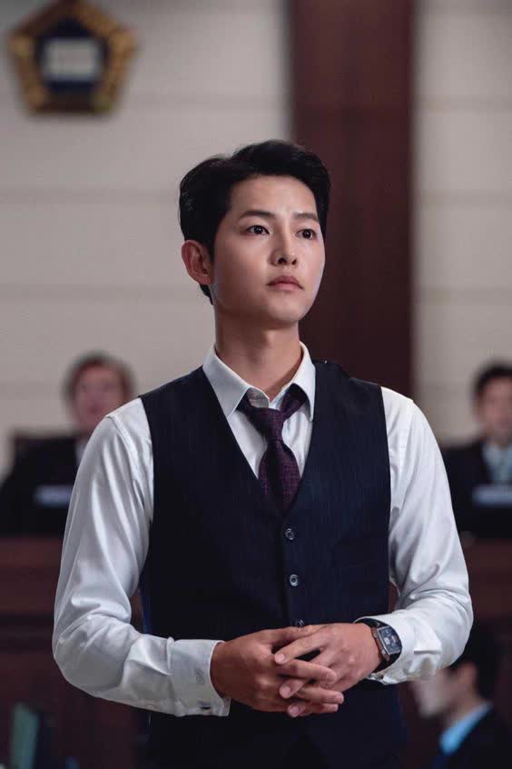 Bài học đa dạng hoá thu nhập từ Song Joong Ki: Kiếm gần 18,5 tỷ đồng/năm từ quảng cáo, đầu tư BĐS tăng giá gấp đôi - Ảnh 2.