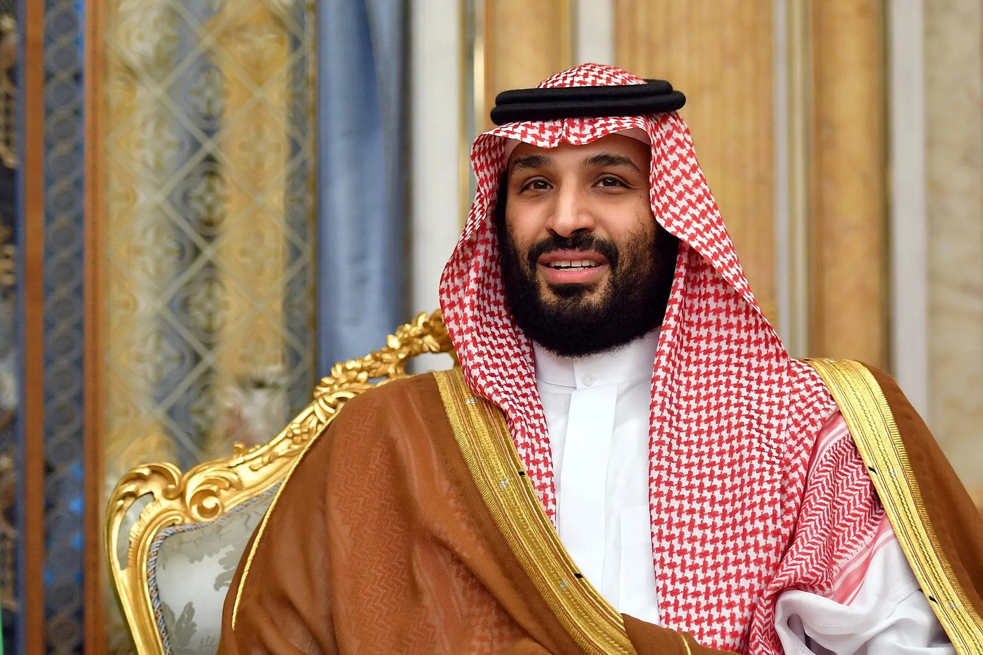 Cuộc sống xa hoa không tỷ phú nào sánh kịp của Thái tử Ả Rập Xê Út: Có nhà nghỉ dưỡng là lâu đài 300 triệu USD, du thuyền không khác gì cung điện nổi - Ảnh 1.