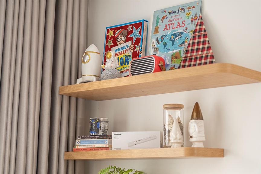 Giải pháp thiết kế phòng ngủ cho bé 8 tuổi nhiều thời gian xa mẹ: Ấm ấp nhưng năng động - Ảnh 10.