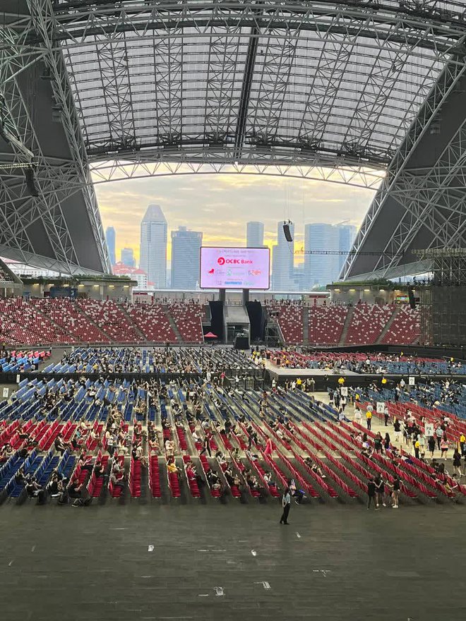 Những người đi làm cả năm không tiết kiệm được đồng nào - Ảnh 1.