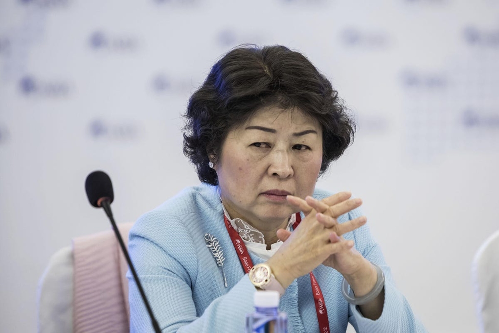 Cuộc đời choáng ngợp của Bà hoàng giấy: Từ thu mua phế liệu trở thành người phụ nữ giàu nhất Trung Quốc - Ảnh 1.