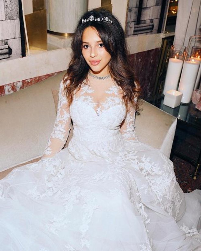 Gây sốt khi kết hôn ngay khi vừa tròn 18 tuổi, cuộc sống của ái nữ sinh ra đã “ngậm thìa vàng” nhà tỷ phú Nga bây giờ ra sao? - Ảnh 5.