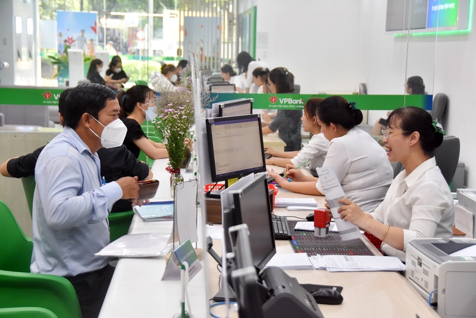 Doanh nghiệp vẫn khát vốn - Ảnh 1. Doanh nghiệp vẫn khát vốn - Ảnh 1.