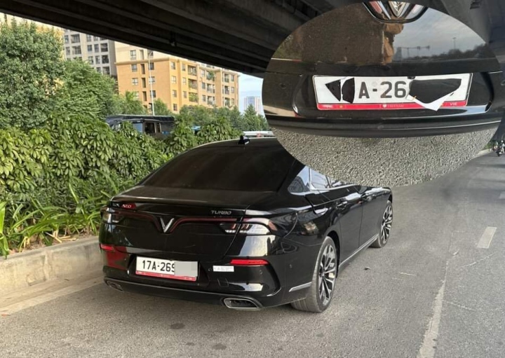 Xử phạt tài xế dùng băng dính đen che biển số để tránh phạt nguội - Ảnh 1. Xử phạt tài xế dùng băng dính đen che biển số để tránh phạt nguội - Ảnh 1.