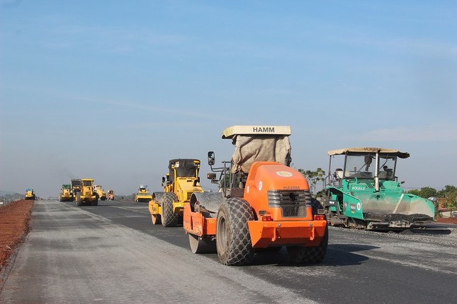 Cao tốc Phan Thiết - Dầu Giây trước ngày thông xe kỹ thuật - Ảnh 5.