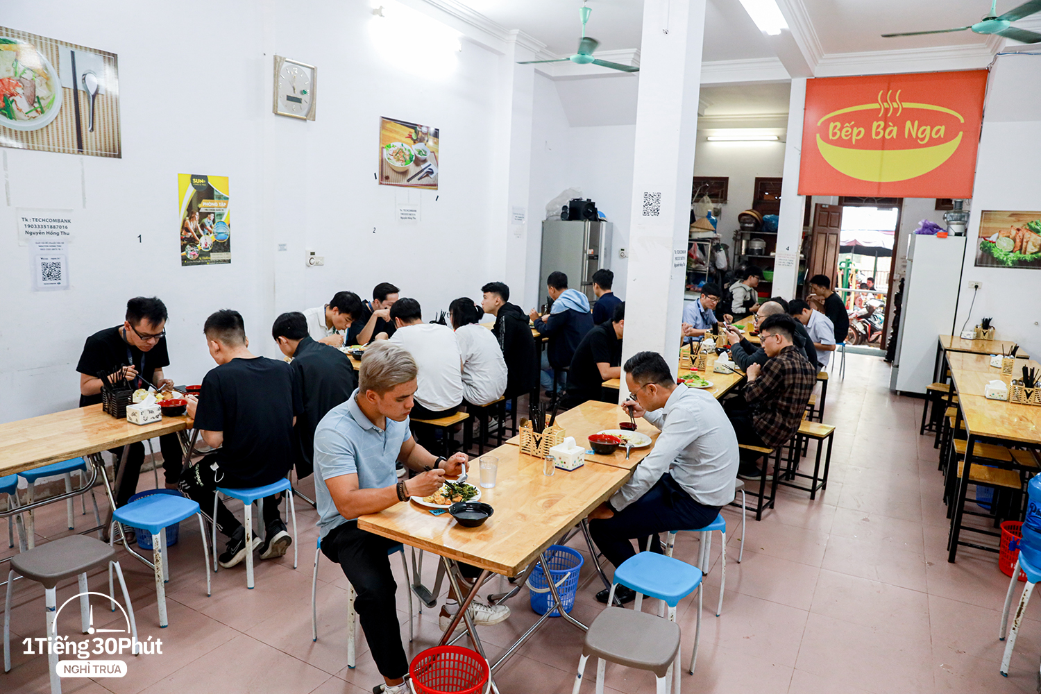 Duy Tân - con phố dài 500m nhưng hàng trăm dân văn phòng mỗi ngày bỏ tự nấu cơm trưa, chọn ăn ngoài vì giá cực rẻ - Ảnh 17.