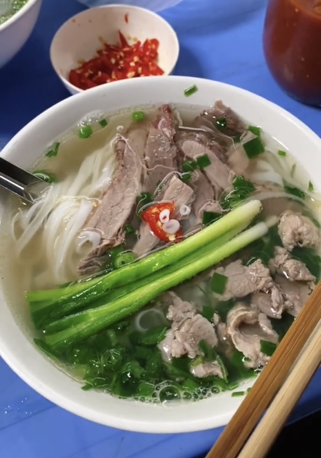 Những quán phở có giá chỉ 25.000 đồng, ngay trung tâm Hà Nội nhưng lại rất ít người biết đến - Ảnh 9.