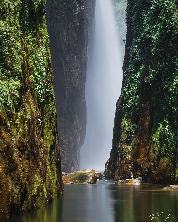 Tuyệt cảnh thác nước rồng trắng ít người biết ở Lào Cai - Ảnh 4.