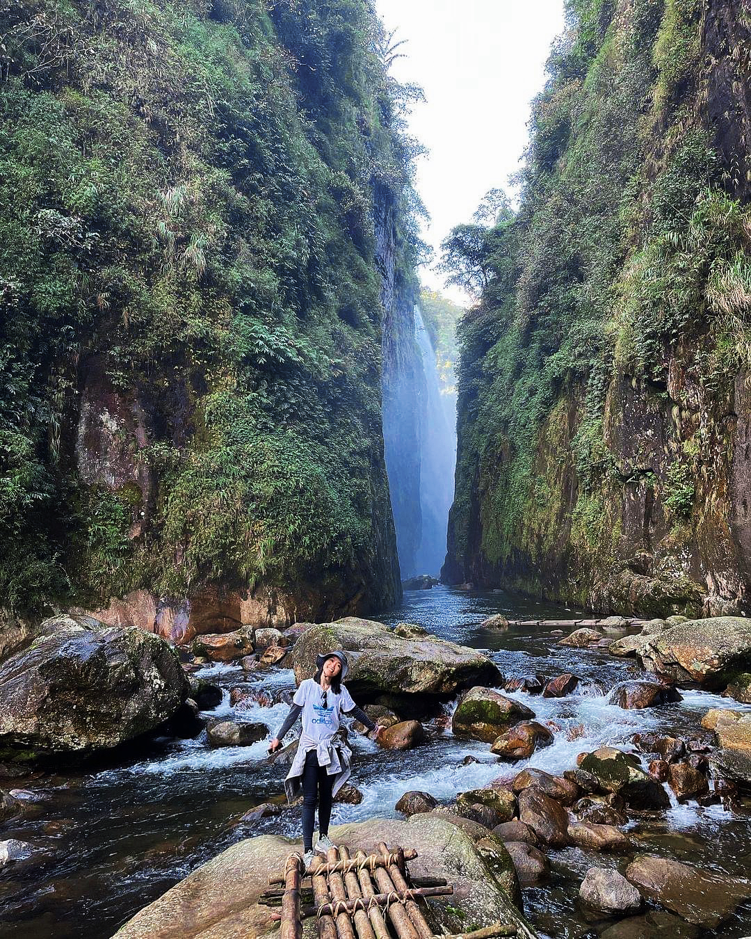 Tuyệt cảnh thác nước rồng trắng ít người biết ở Lào Cai - Ảnh 15.