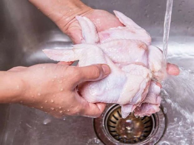 Tại sao rã đông thịt gà không đúng cách sẽ khiến mất chất lại sản sinh thêm độc tố? - Ảnh 4.